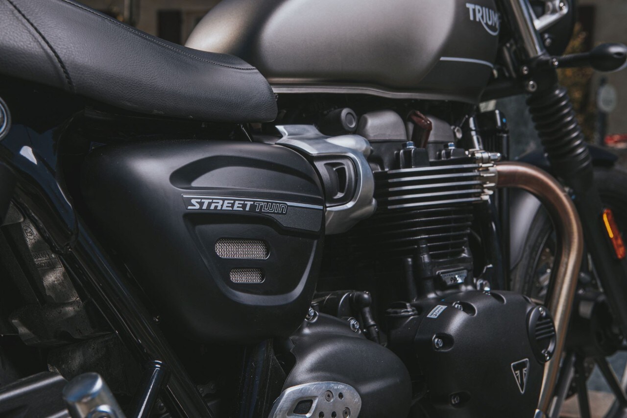 Triumph Street Twin VS Bonneville T100: sfida in famiglia
